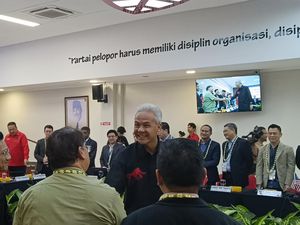 Momen Ganjar Dapat Kejutan Ultah di Sekolah Partai PDIP