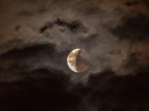 Jam Berapa Sholat Gerhana Bulan September 2025? Ini Waktunya