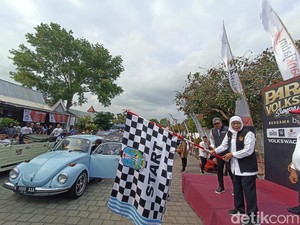 230 Mobil VW Parade Sumpah Pemuda di Blitar Diberangkatkan Khofifah