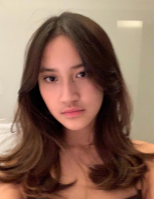 Putri Ferry Maryadi, Harleyava Princy kini dikabarkan tengah dekat dengan anak ketiga Sule, Rizwan Fadhilah. Kabar tersebut beredar usai keduanya tampak membuat konten bersama. Foto: Instagram/@harleyavaprincy