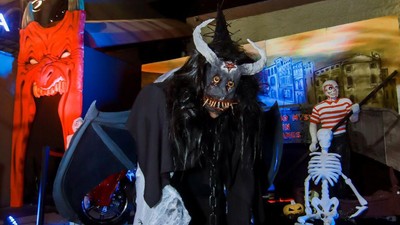Intip Keseruan Pesta Halloween di Senopati