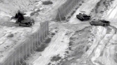 Israel Kerahkan Tank Merkava dan Buldoser Badak untuk Serang Gaza
