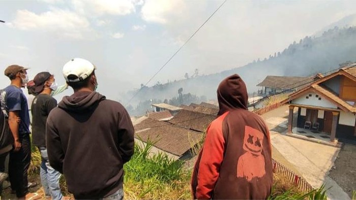 Kebakaran di lereng Merbabu, Jumat (27/10/2023).