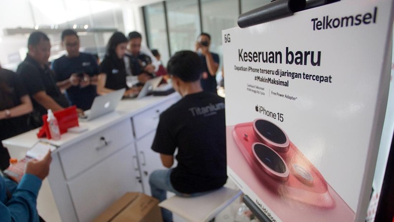 Telkomsel menghadirkan penawaran terbaik untuk seluruh lineup iPhone 15 dan 15 Pro dengan ragam paket bundling bernilai tambah bagi para pelanggan Telkomsel