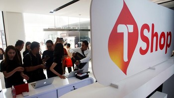 Telkomsel menghadirkan penawaran terbaik untuk seluruh lineup iPhone 15 dan 15 Pro dengan ragam paket bundling bernilai tambah bagi para pelanggan Telkomsel mulai 27 Oktober 2023 yang dapat didapatkan melalui Telkomsel TShop.