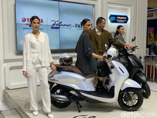 Radityo Andi Dharma selaku Manager dan Branding Promotion Yamaha Indonesia menyebut Filano sebagai varian paling stylish di portofolio merek asal Jepang itu. Faktor estetika tersebut yang kemudian menjadi benang merah dalam sinergi dengan The Palace. Selain itu belum pernah ada juga kolaborasi yang unik seperti ini, ujar Radityo. (Foto: Daniel Ngantung/detikcom)