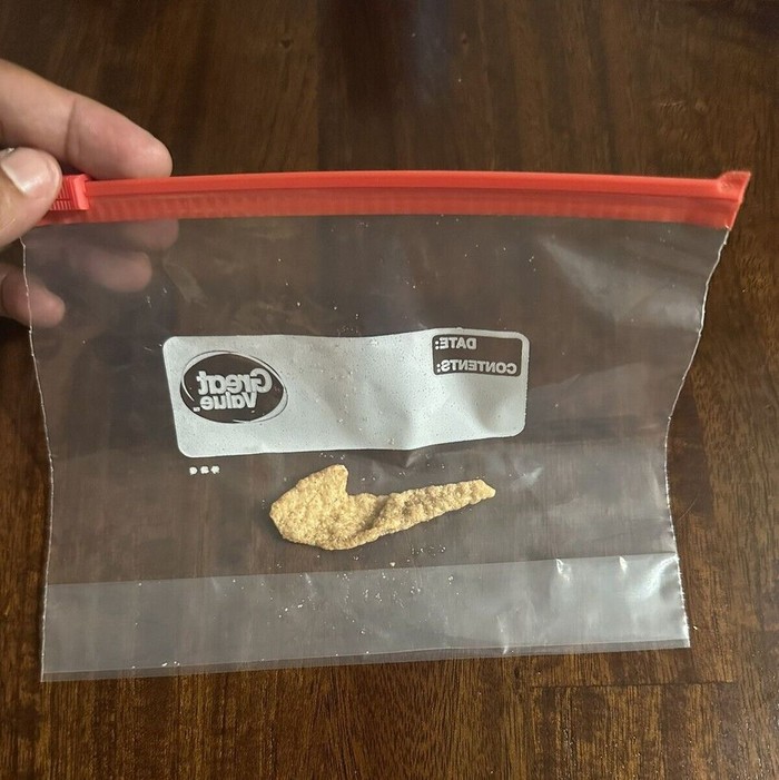 Makanan online dengan bentuk aneh