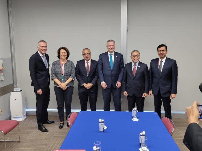 Mendag dengan OECD