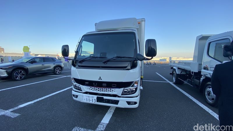 Mitsubishi Fuso eCanter di Jepang