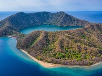 Misteri dan Keindahan Danau Satonda, Danau Asin di Tengah Pulau
