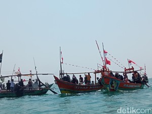 Ungkapan Rasa Syukur Nelayan Cirebon Melalui Tradisi Nadran