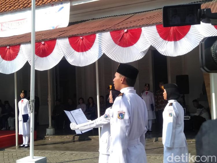Potret Khidmatnya Upacara Bendera Peringatan 95 Tahun Sumpah Pemuda