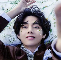 V menjadi satu-satunya personel BTS yang masuk top 10 daftar The 100 Most Handsome Faces of 2023. Pria bernama asli Kim Tae-hyung ini menempati posisi 10. (Foto: Instagram/@thv)