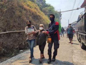 Kena Asap Kebakaran Merbabu, Warga Ngaduman Semarang Dievakuasi