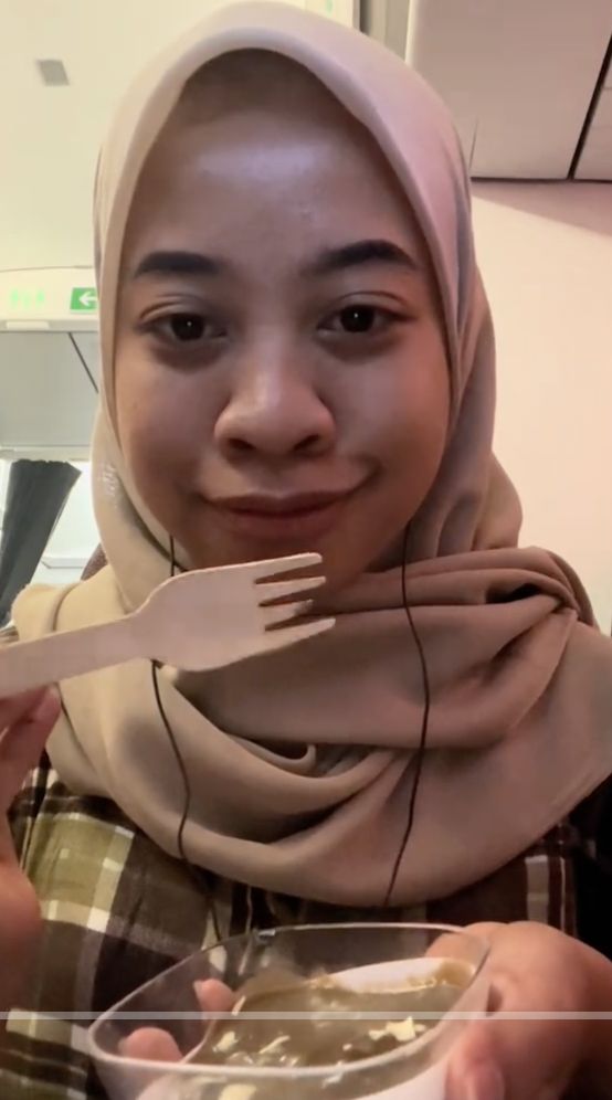 WNI Ini Review Makanan di Pesawat India, Rasa Menunya Begini