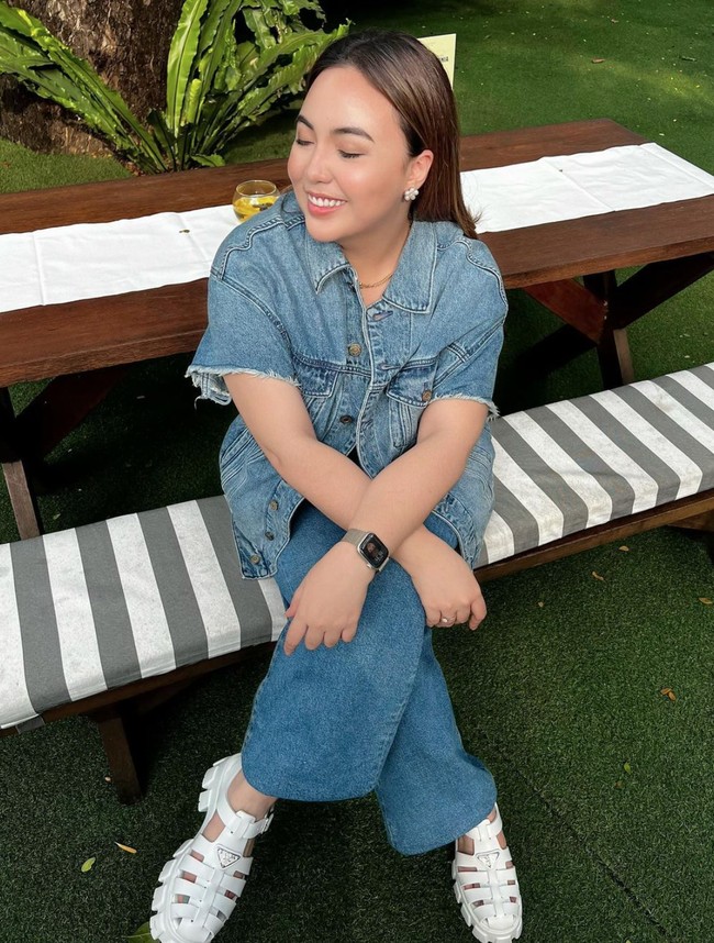 Lahir pada tahun 1993, Angelica Manopo Lugue kini sudah berusia 30 tahun. Usianya itu berbeda 7 tahun dari adiknya, Amanda Manopo. Foto: Instagram/@angelicamanopo