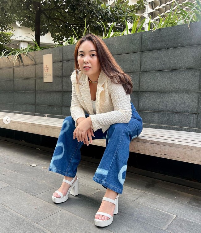 Tak banyak yang tahu bahwa aktris cantik Amanda Manopo memiliki seorang kakak perempuan bernama Angelica Manopo. Berwajah mirip, namun keduanya memiliki karier yang berbeda. Foto: Instagram/@angelicamanopo