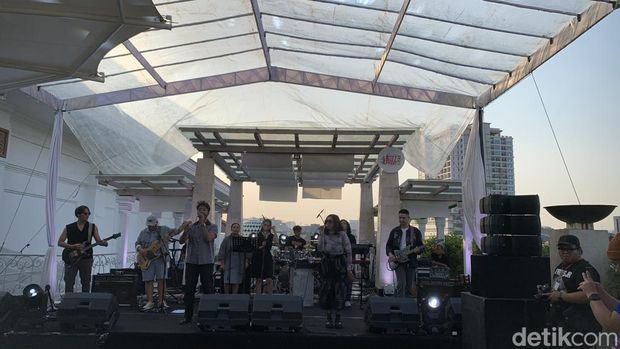 Barry Likumahuwa & The Rhythm Service