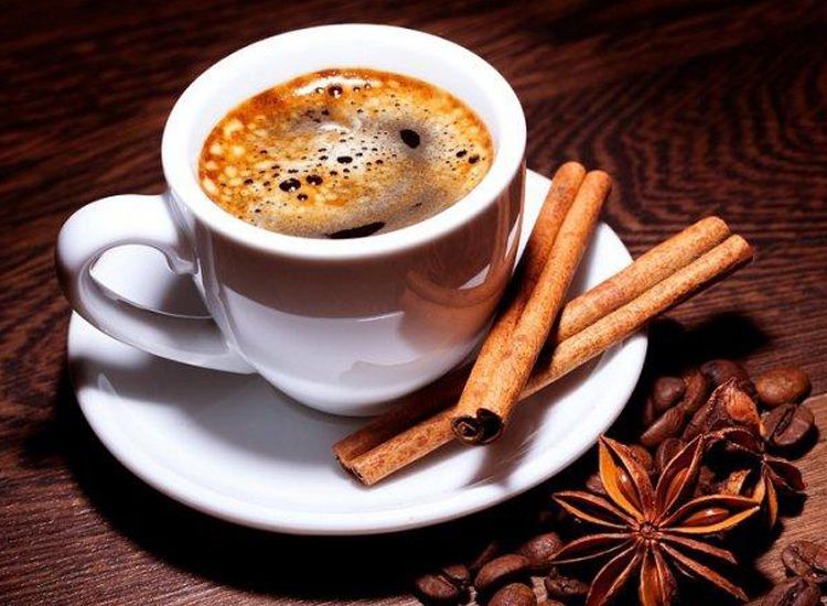 Ganti Gula di Kopi dengan 5 Pemanis yang Lebih Sehat Ini
