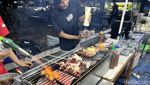 Nikmatnya Sate ala Korea di Alun-Alun Bekasi, Harganya Rp 3 Ribuan!