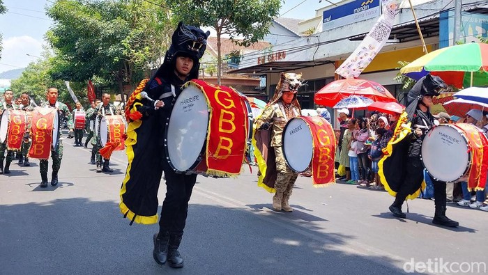 Kemeriahan Batu Art Flower