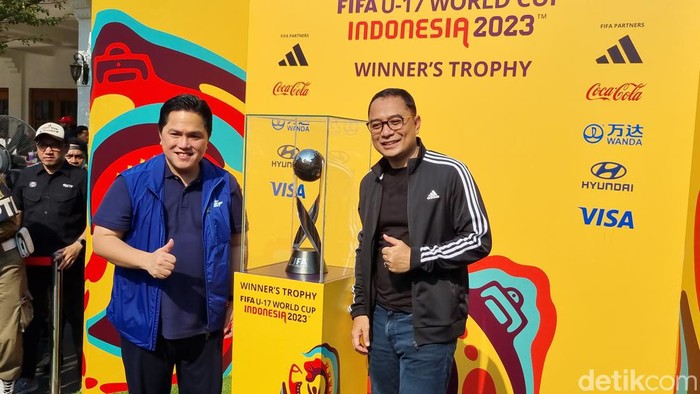 Ketum PSSI Erick Thohir mengapresiasi sambutan masyarakat di Trophy Experience Piala Dunia U-17 di Surabaya