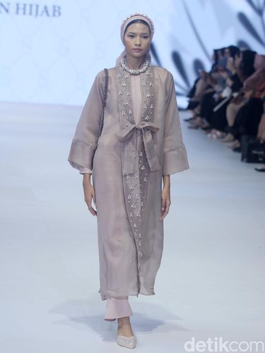 Koleksi 4 Season Hijab di JFW 2024