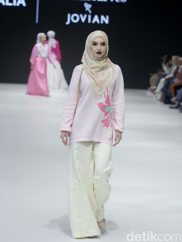 Koleksi Kami, Riamiranda, Buttonscarves di JFW 2024 Koleksi Kami, Riamiranda, Buttonscarves di JFW 2024