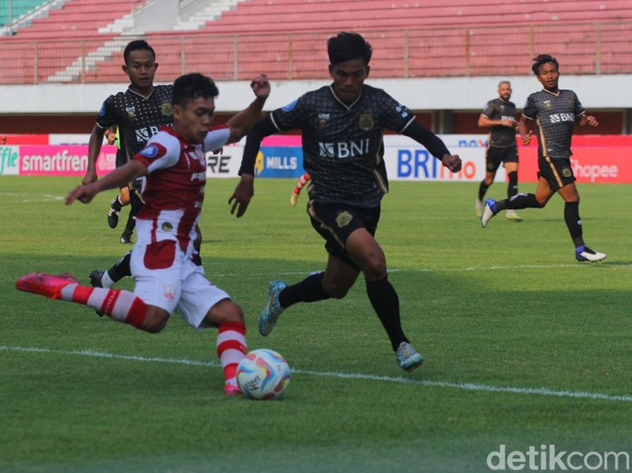 Laga Persis Solo melawan Bhayangkara FC di Stadion Maguwoharjo, Sleman, Minggu (29/10/2023).