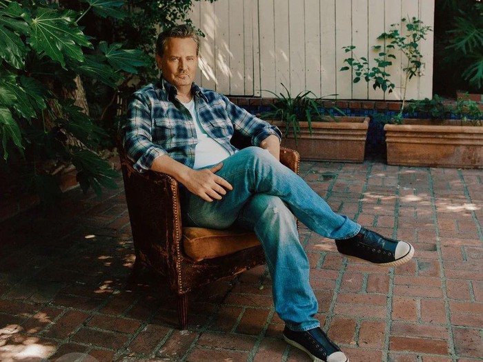 Matthew Perry Meninggal Dunia