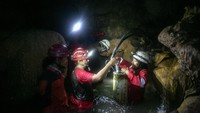 Pemindahan pompa air dari sumber air bersih di sungai bawah tanah tersebut karena terkendala daya aliran listrik yang tidak mencukupi. 