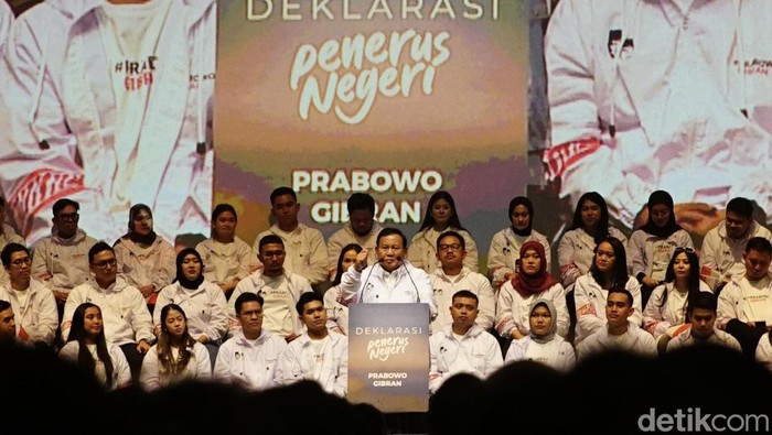 Momen Prabowo Sampaikan Optimismenya Saat Deklarasi Penerus Negeri Relawan Pemuda Penerus Negeri mendeklarasikan dukungannya untuk pasangan bakal capres-cawapres Prabowo Subianto-Gibran Rakabuming Raka, Sabtu (28/10/2023).