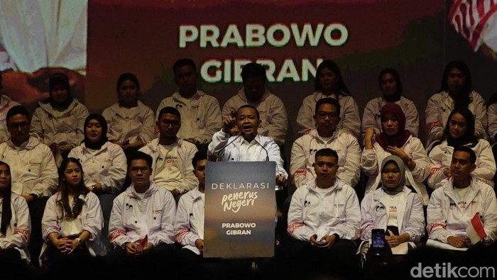 Momen Prabowo Sampaikan Optimismenya Saat Deklarasi Penerus Negeri Relawan Pemuda Penerus Negeri mendeklarasikan dukungannya untuk pasangan bakal capres-cawapres Prabowo Subianto-Gibran Rakabuming Raka, Sabtu (28/10/2023).