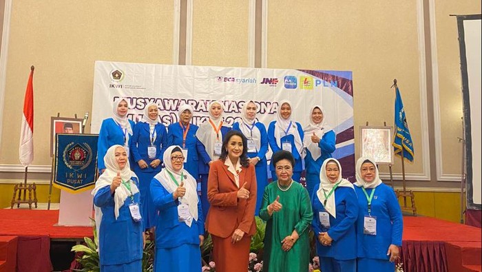Munas IKWI Ajak Organisasi Perempuan di Indonesia Bersatu Bangun Solidaritas Munas IKWI Ajak Organisasi Perempuan di Indonesia Bersatu Bangun Solidaritas
