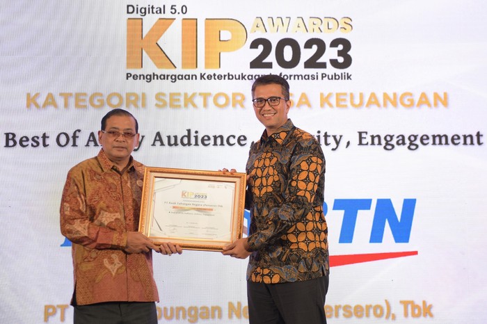 PT Bank Tabungan Negara (Persero) Tbk, meraih penghargaan badan publik Best Digital 5.0 Keterbukaan Informasi Publik (KIP) Awards 2023 untuk kelompok Jasa Keuangan Perbankan.