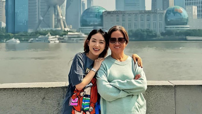 Potret Natasha Wilona dan Sang Bunda