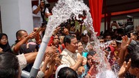 Kementrian Pertahanan melalui Unversitas Pertahanan telah mengeksplorasi dan membangun sumur bor dan instalasi air di 73 titik yang telah menjangkau 12 ribu kk di seluruh indonesia. 