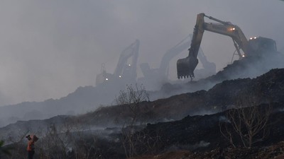 Potret Sisa-sisa Kebakaran di TPST Bantargebang Bekasi