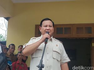 Prabowo Jenguk Luhut di Singapura: Alhamdulillah Sudah Pulih