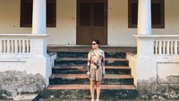 Prilly Latuconsina juga berkunjung ke Rumah Epngasingan Sultan Syahril.
