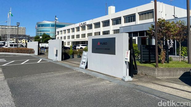 Produksi eCanter di Kawasaki Plant, Jepang