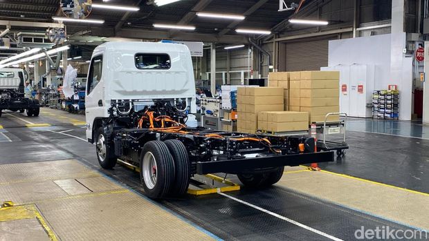 Produksi eCanter di Kawasaki Plant, Jepang