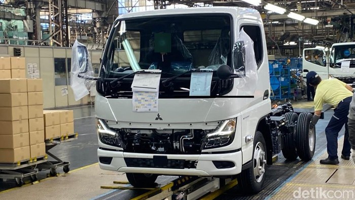 Produksi eCanter di Kawasaki Plant, Jepang