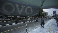 Pekerjaan dilakukan bukan pada jam sibuk atau jam berangkat maupun pulang kerja. Pada Segmen II akan ditambah Penerangan Jalan Umum (PJU) etnik, bangku dan pot tanaman.
