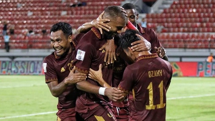 PSM Makassar merayakan kemenangan atas Hougang United di AFC Cup.