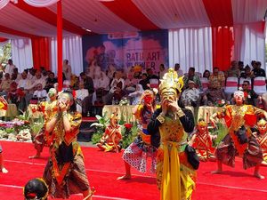 Kemeriahan Batu Art Flower Carnival 2023 di HUT ke-22 Kota Batu