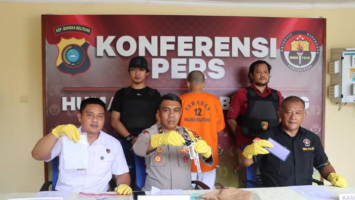 Seorang pria ditangkap karena menjual senjata api ilegal