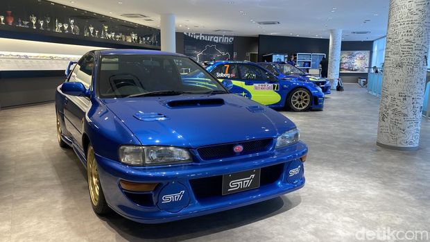 STi Gallery Mitaka tempat yang pas untuk penggemar Subaru dan rally dunia.
