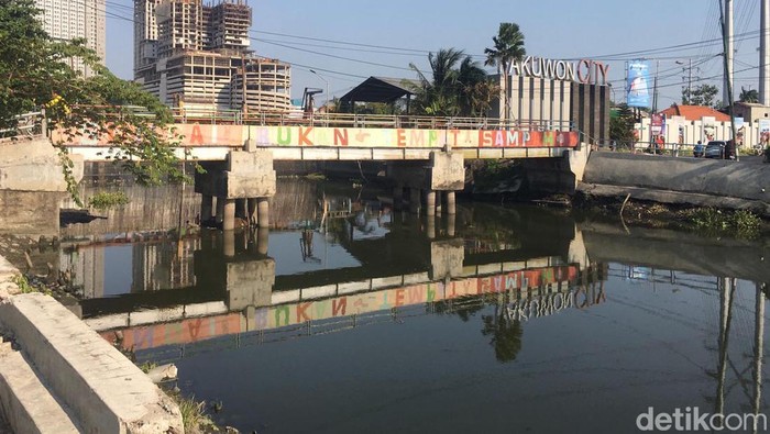 Sungai Kalisari Damen Kembali Bersih