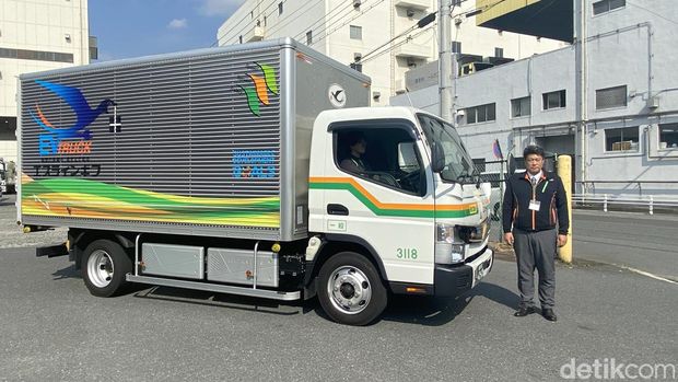 Truk eCanter di Jepang